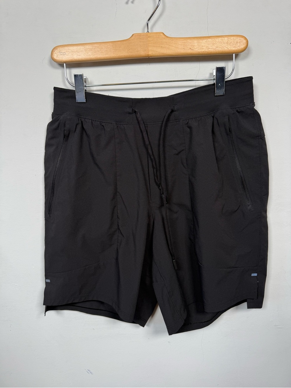 Lululemon License To Train Shorts Men’s 7" Black Zipper Pockets Size M